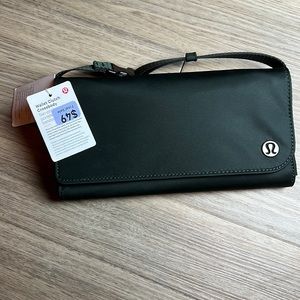Lululemon dark green wallet clutch crossbody